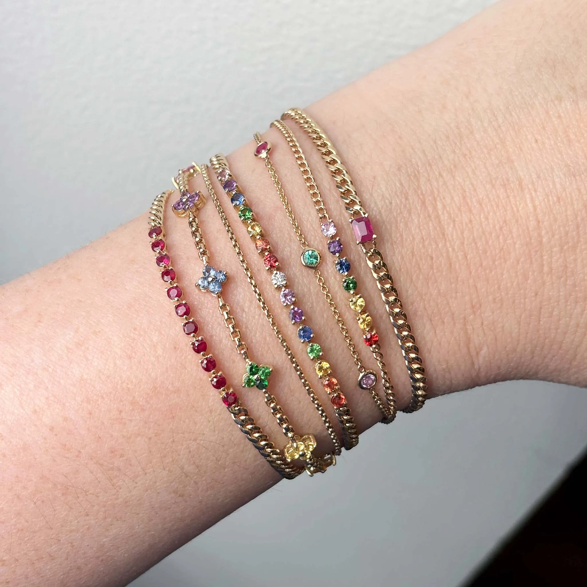 14k 7 Rainbow Sapphire Tennis Segment XS Curb Chain Bracelet