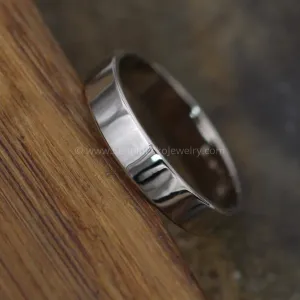 14kt White Gold 4x1mm Flat Band - Glossy Finish