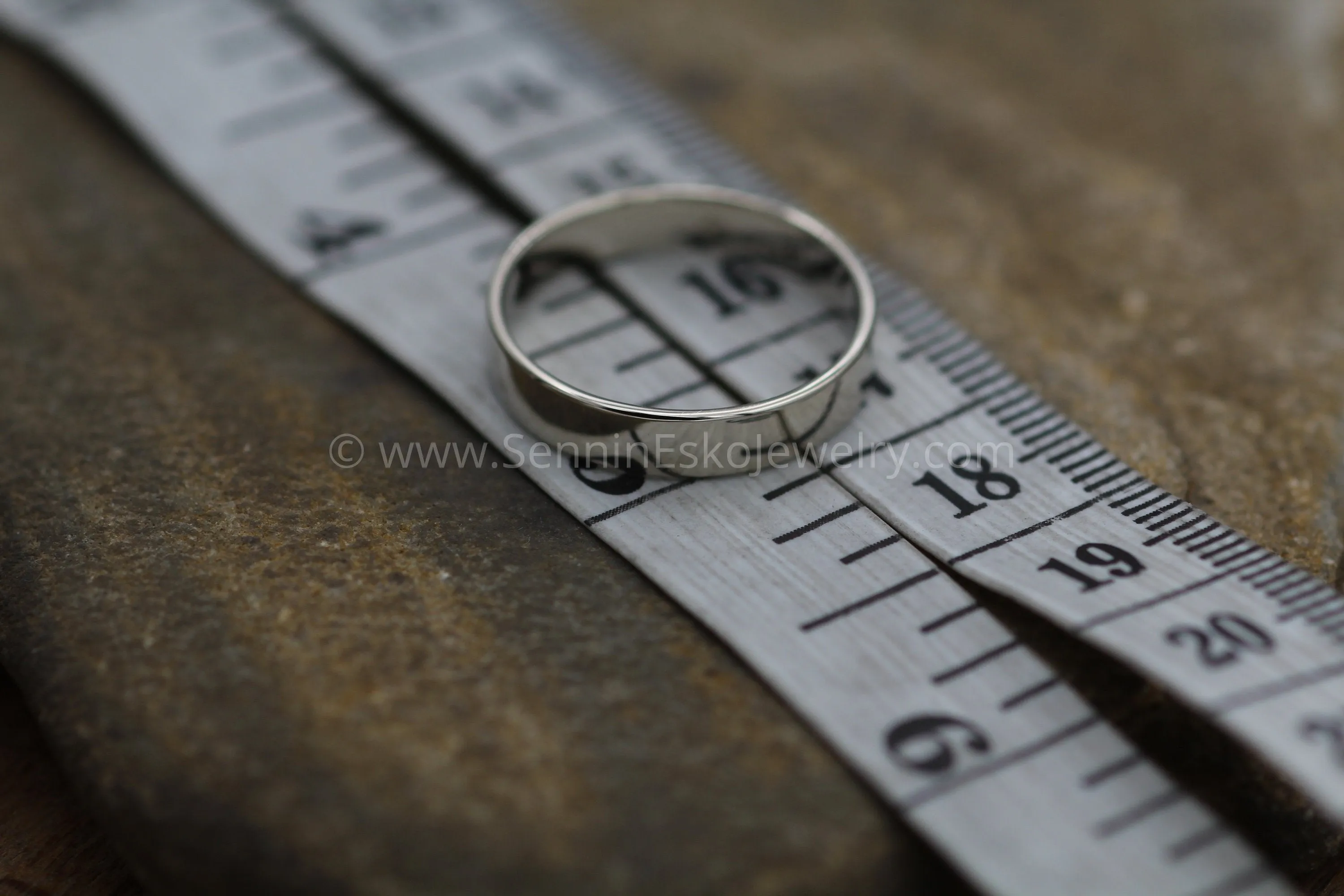 14kt White Gold 4x1mm Flat Band - Glossy Finish