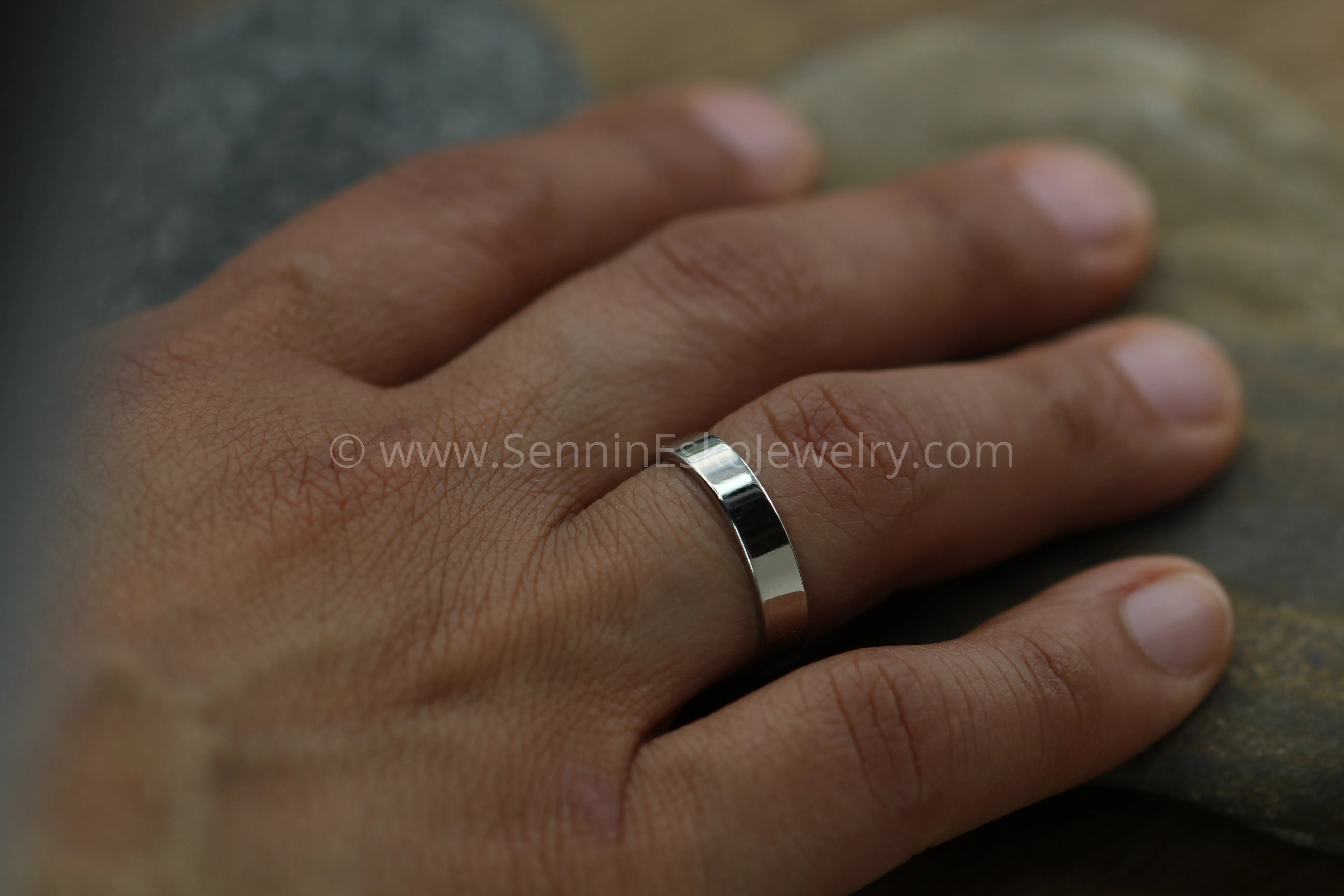 14kt White Gold 4x1mm Flat Band - Glossy Finish