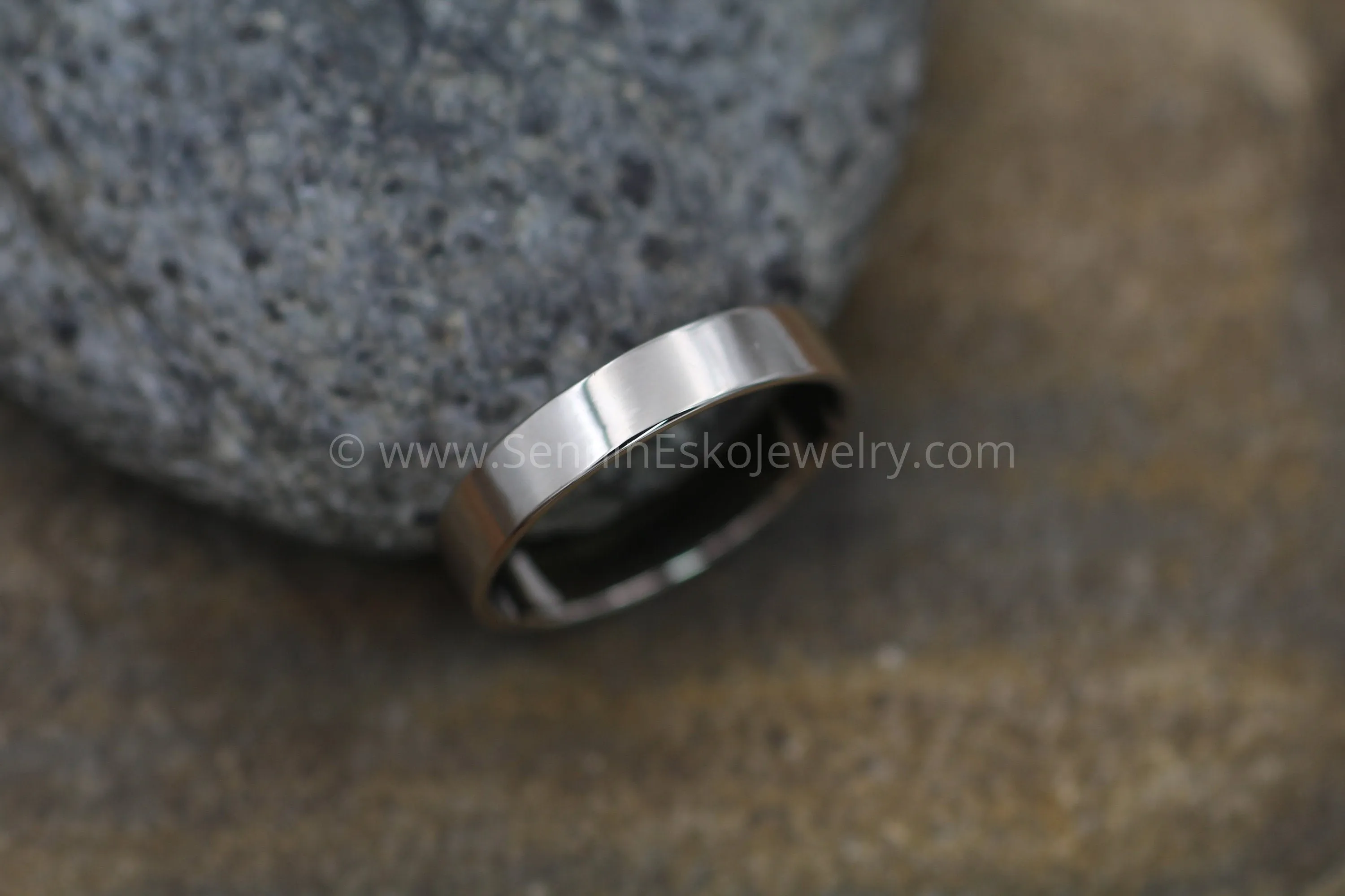 14kt White Gold 4x1mm Flat Band - Glossy Finish