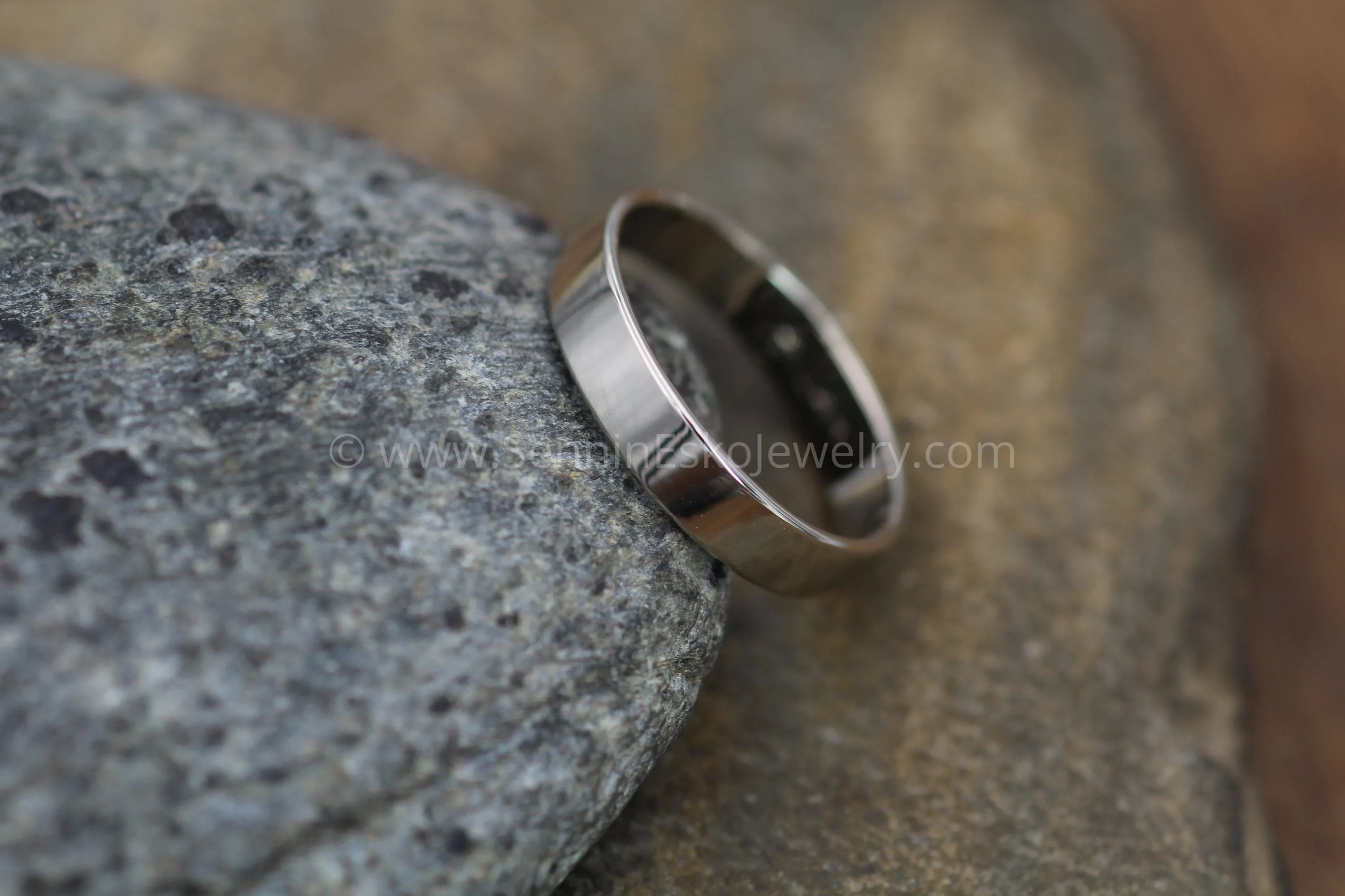 14kt White Gold 4x1mm Flat Band - Glossy Finish