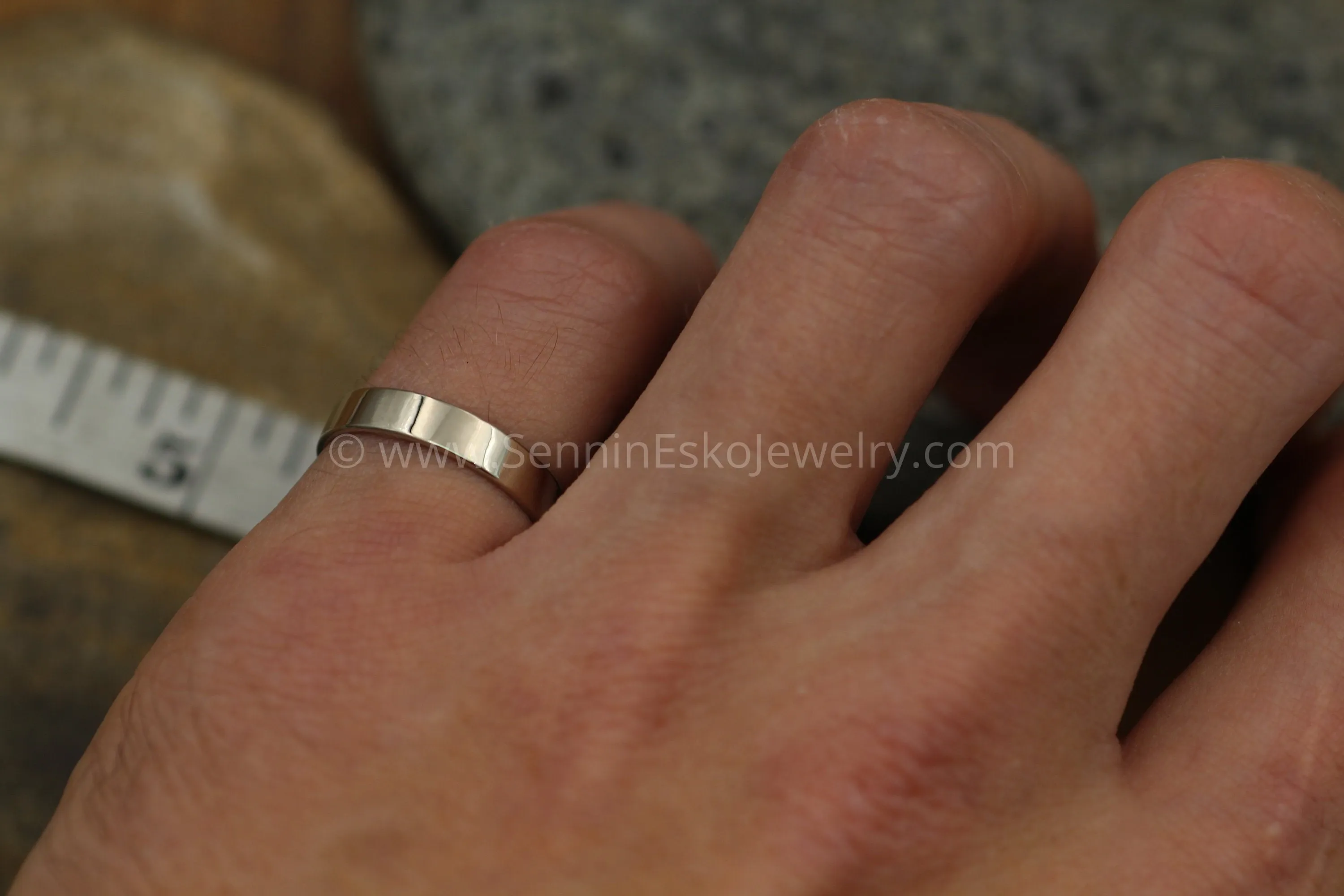 14kt White Gold 4x1mm Flat Band - Glossy Finish
