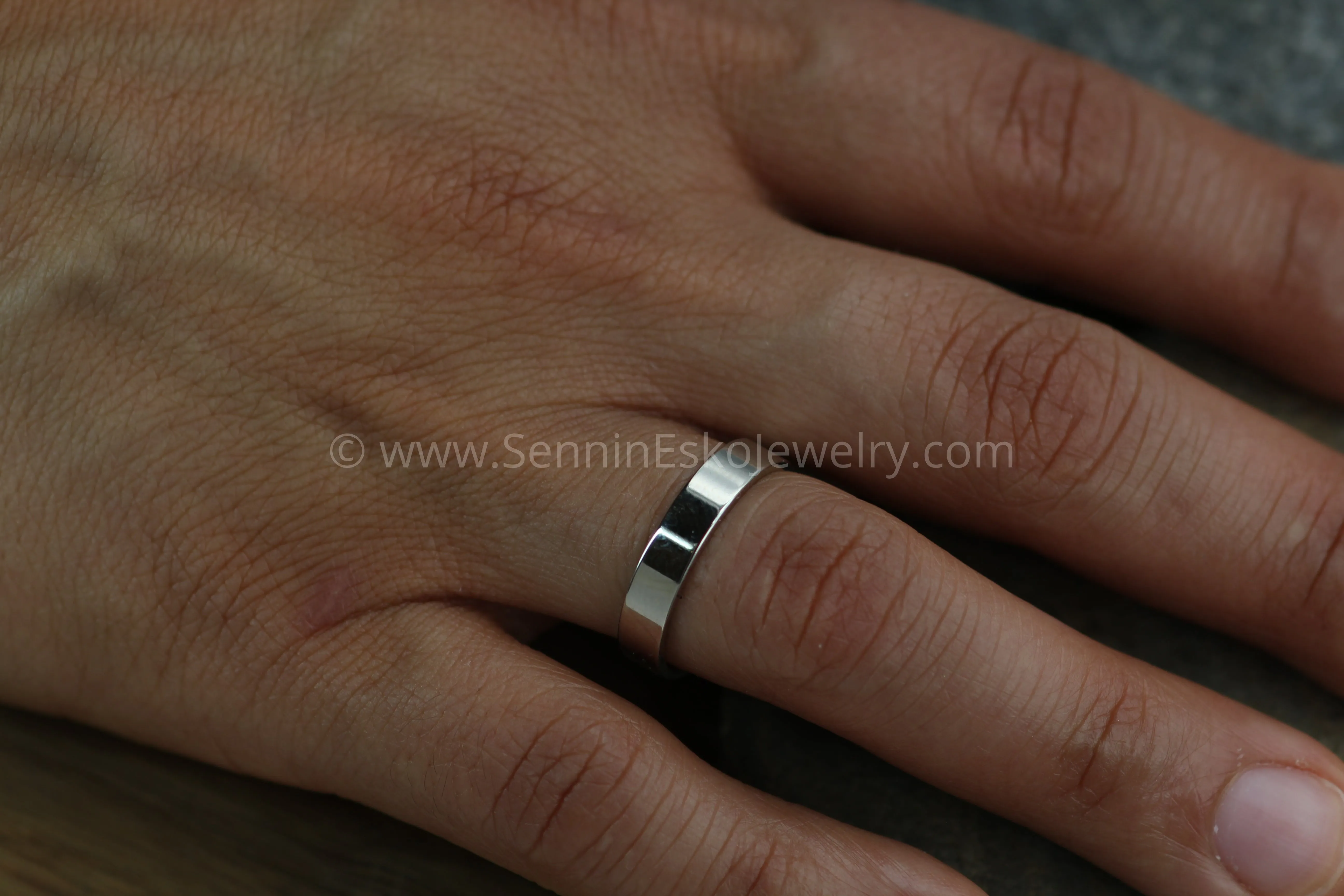 14kt White Gold 4x1mm Flat Band - Glossy Finish