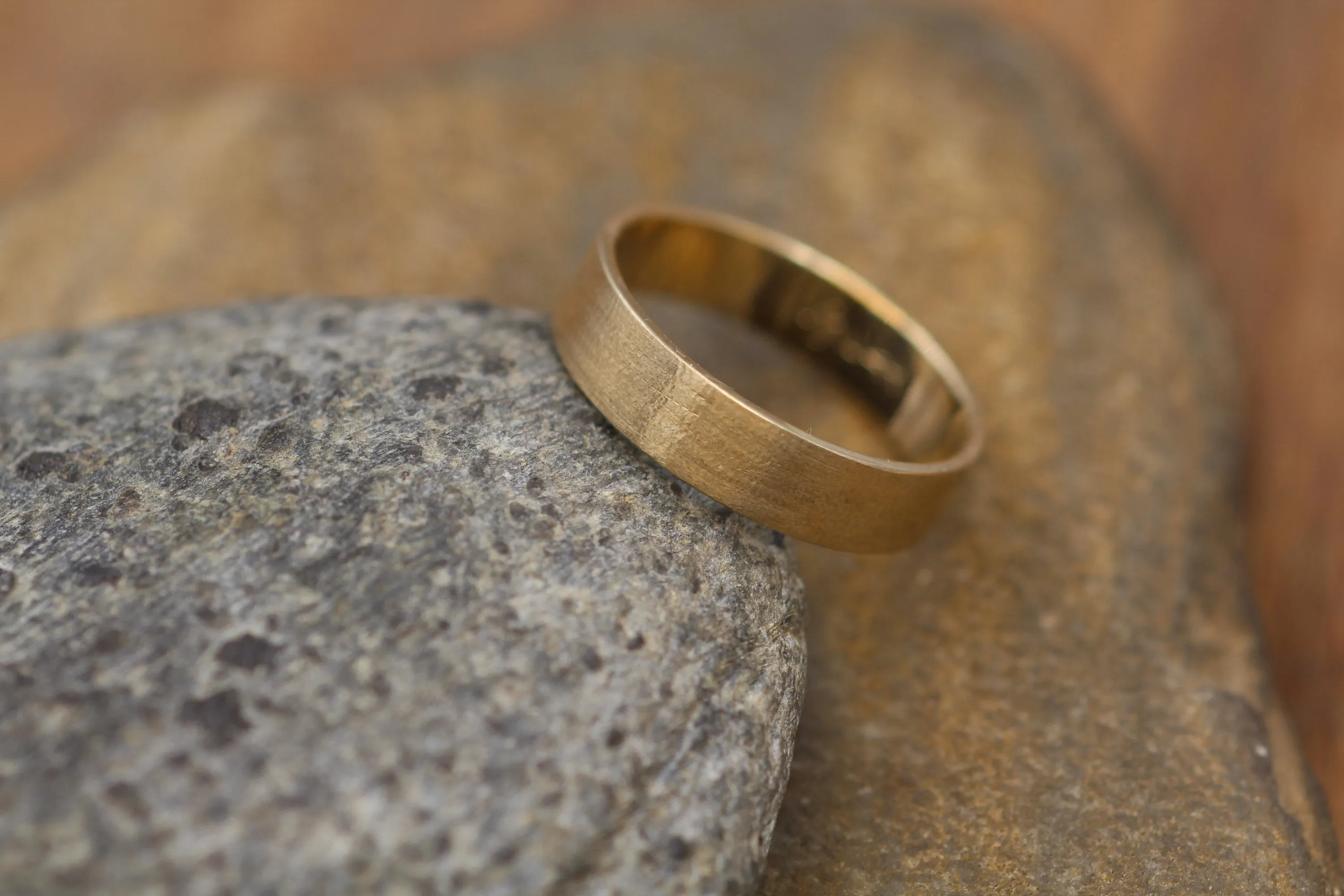 14kt Yellow 5x1mm Flat Band - Textured Finish