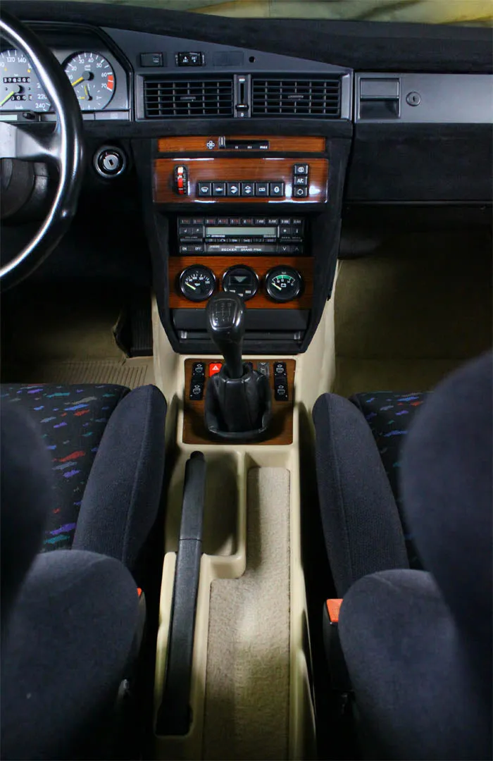 190E (W201) - Extras kit - Carbon fiber trim - 4 PIECES