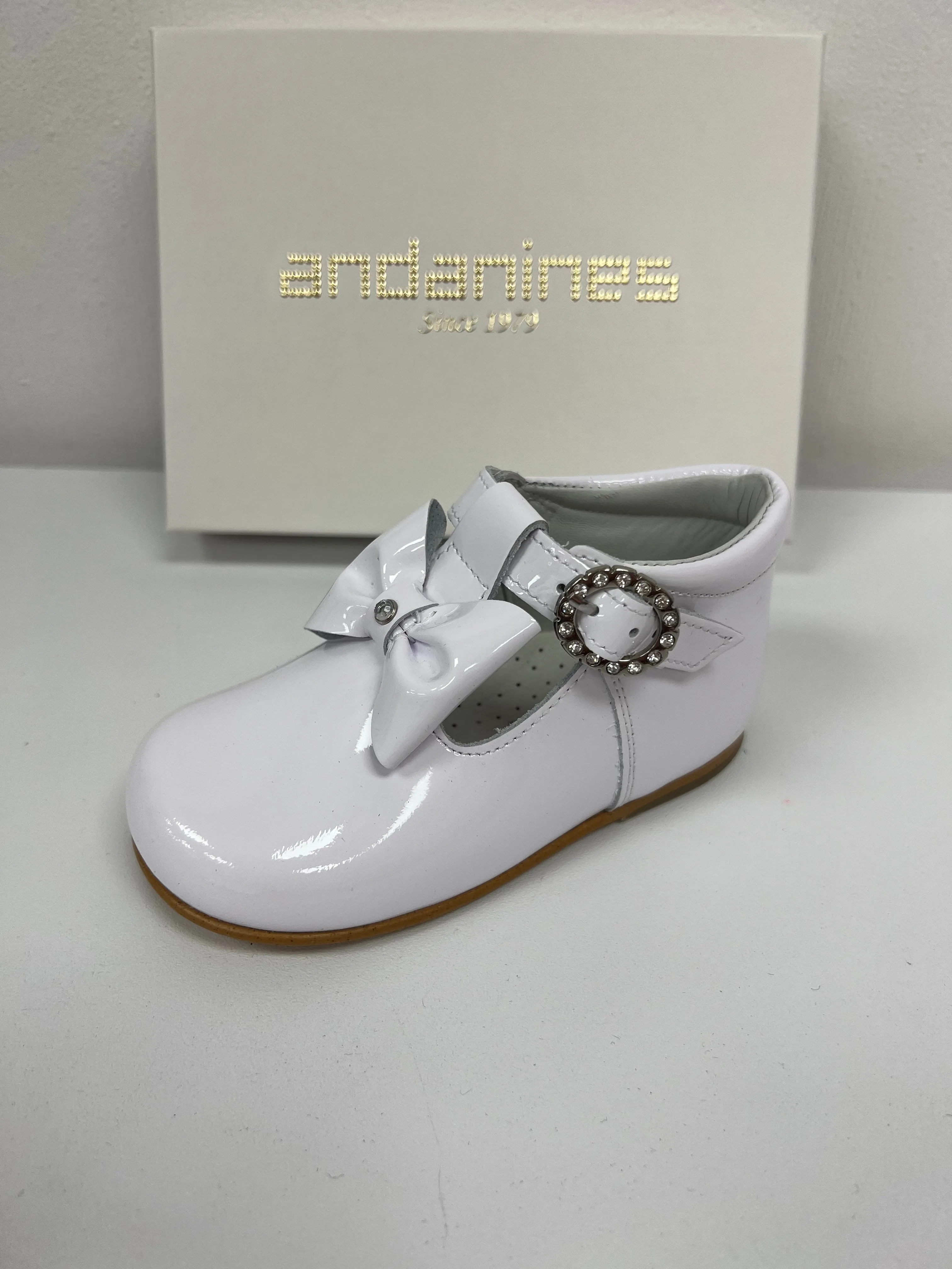 231270 White Patent T-Bar Bow Andanines