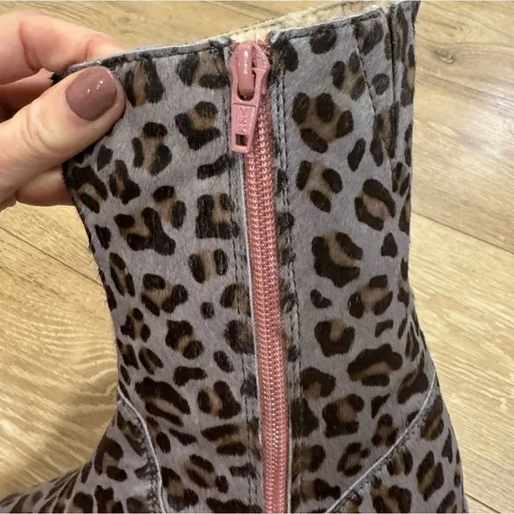 BODEN MINI girls size 24  college navy leopard winter boots with Sherpa lining