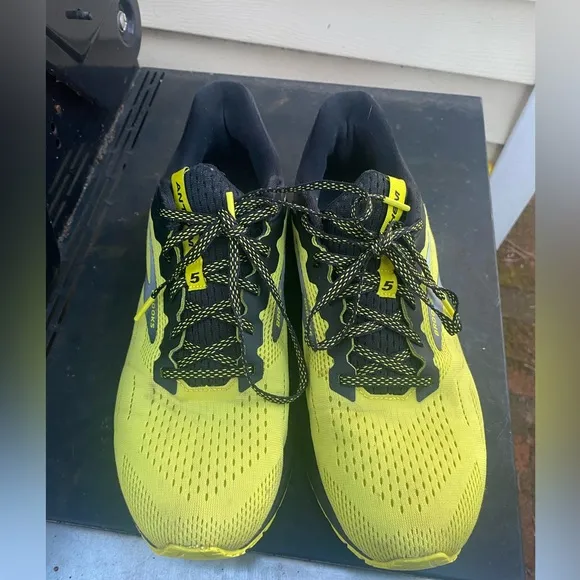 Brooks Anthem 5 Men’s Size 9.5 Yellow Black 1103781D749 Running Shoes Sneaker