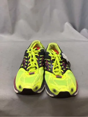 BROOKS SIZE 8 Ladies SHOES