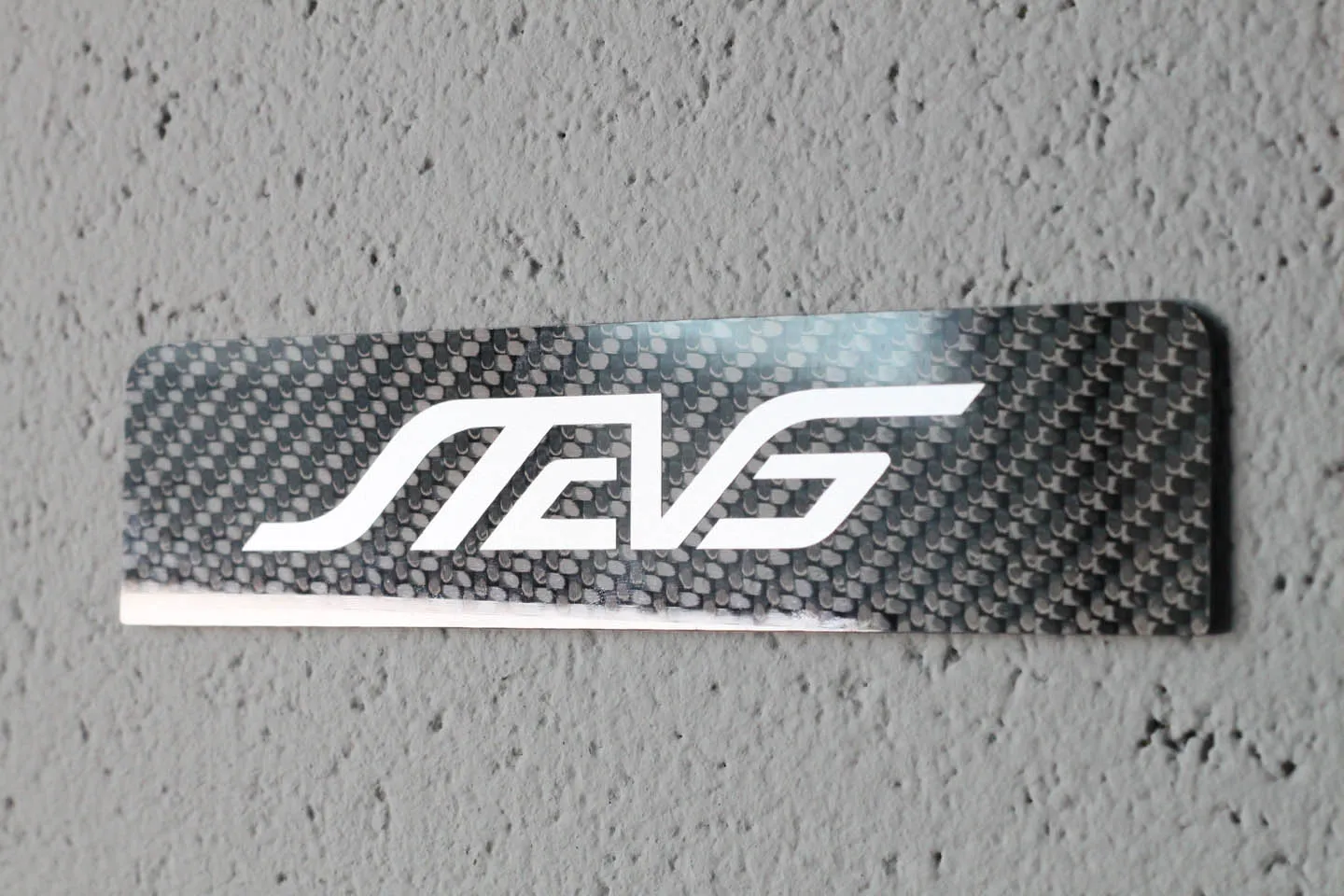 Carbon fiber - Stick-on license plate bezel - Small