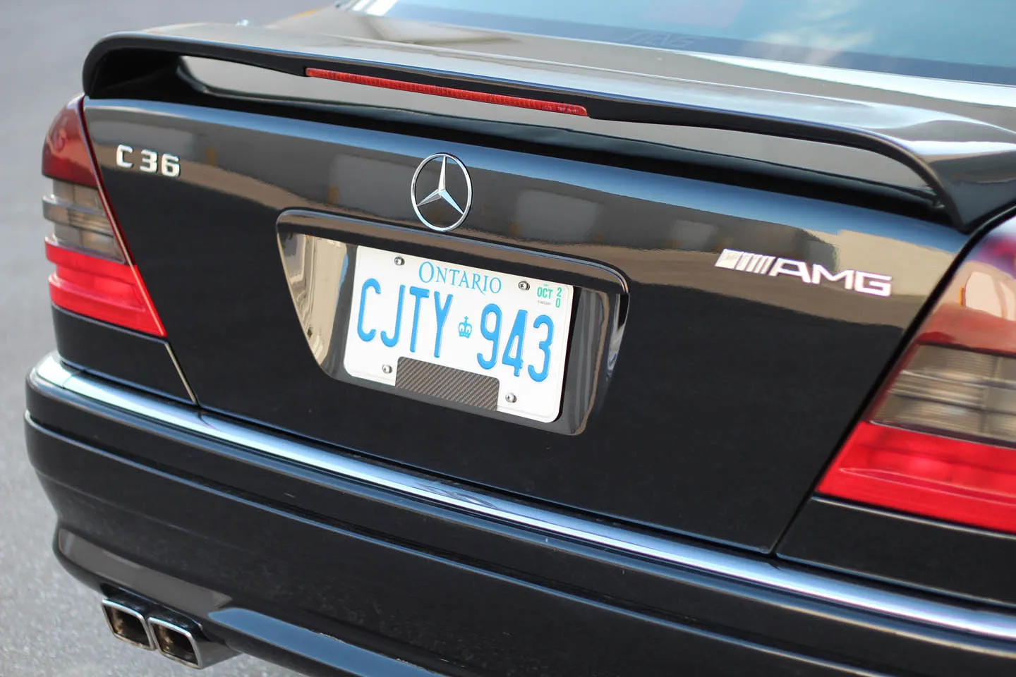 Carbon fiber - Stick-on license plate bezel - Small