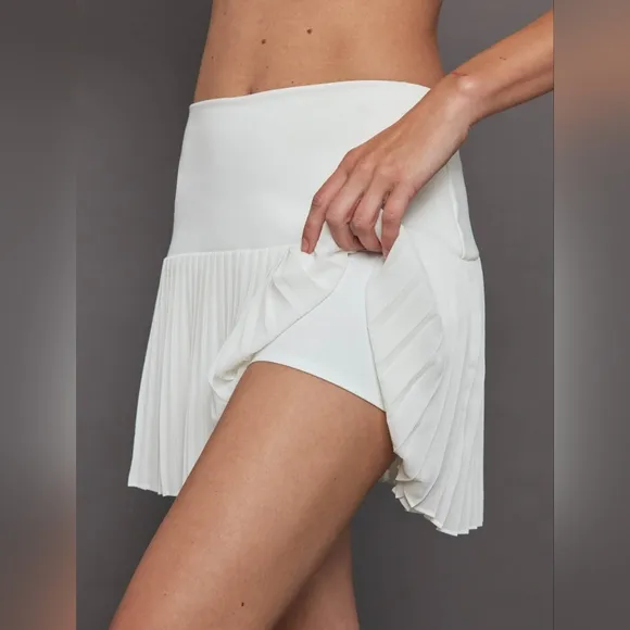 Carbon38 white pleated pull-on chiffon skort tennis skort M medium