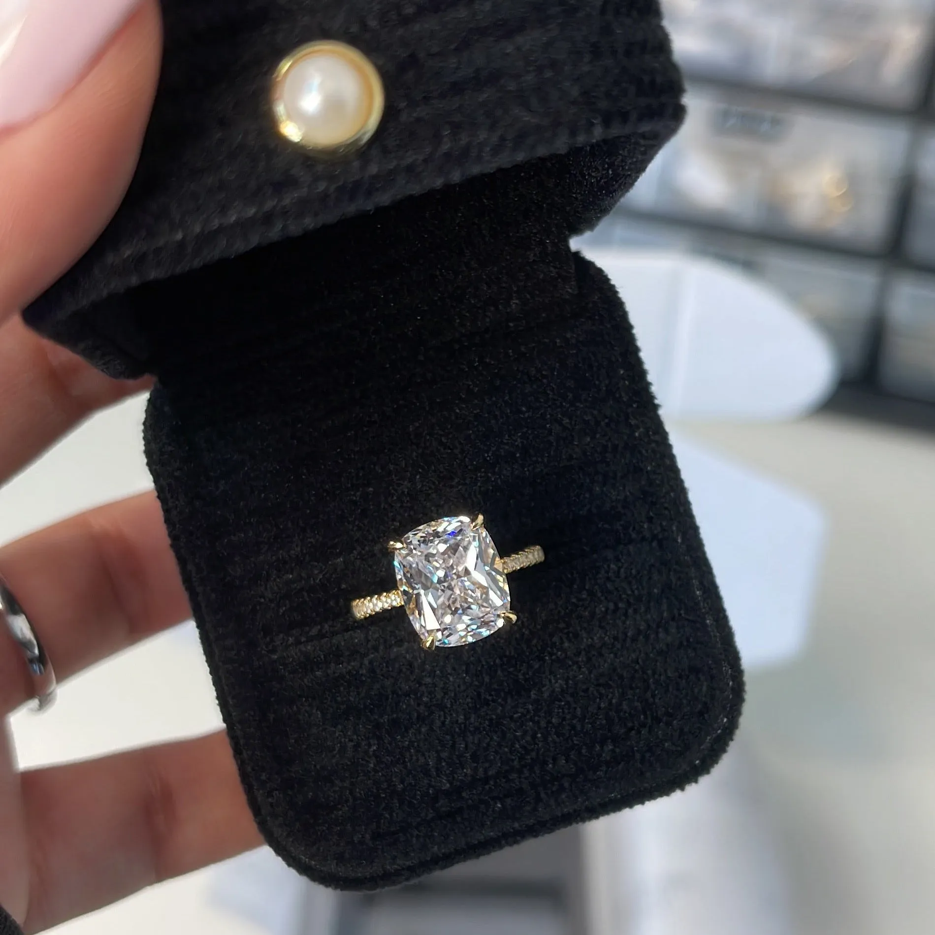 CAROLINE RING