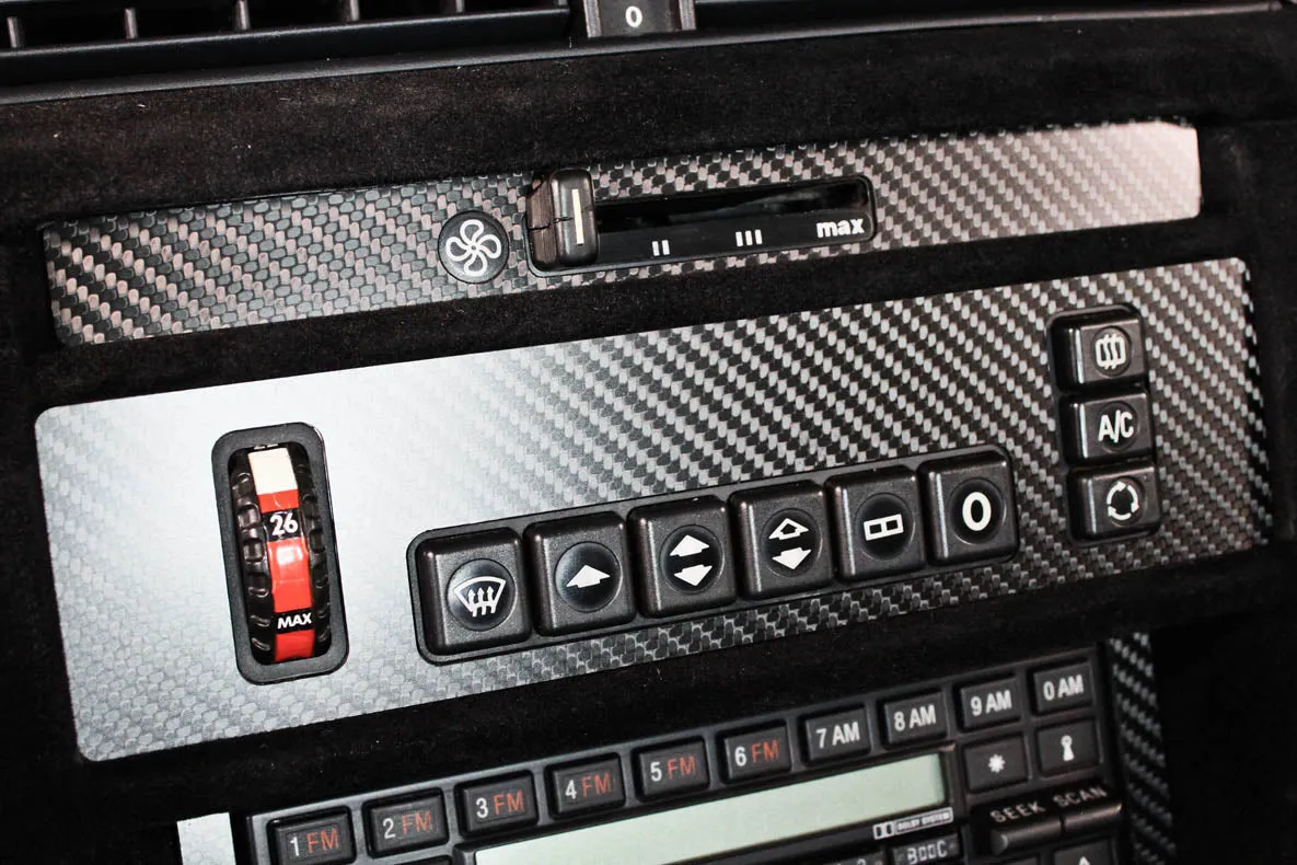 Fan speed - Carbon fiber trim
