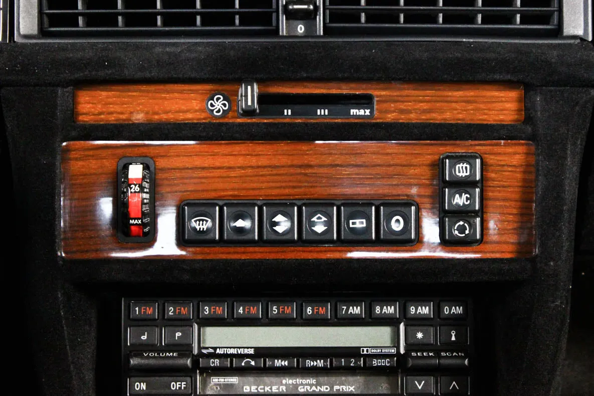 Fan speed - Carbon fiber trim