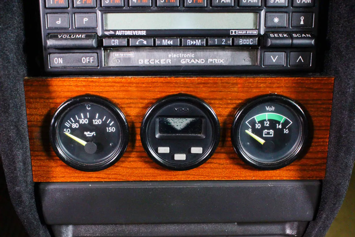 Gauge Panel - Carbon fiber trim