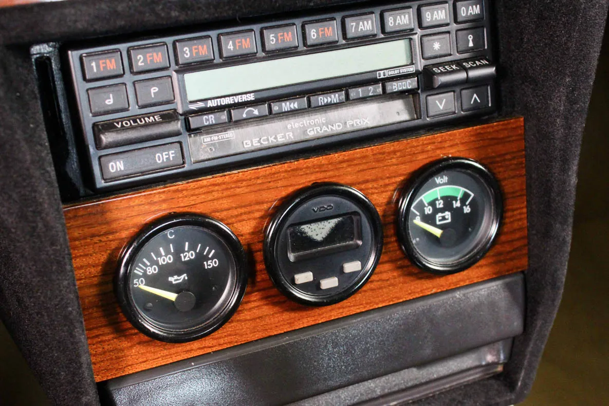 Gauge Panel - Carbon fiber trim