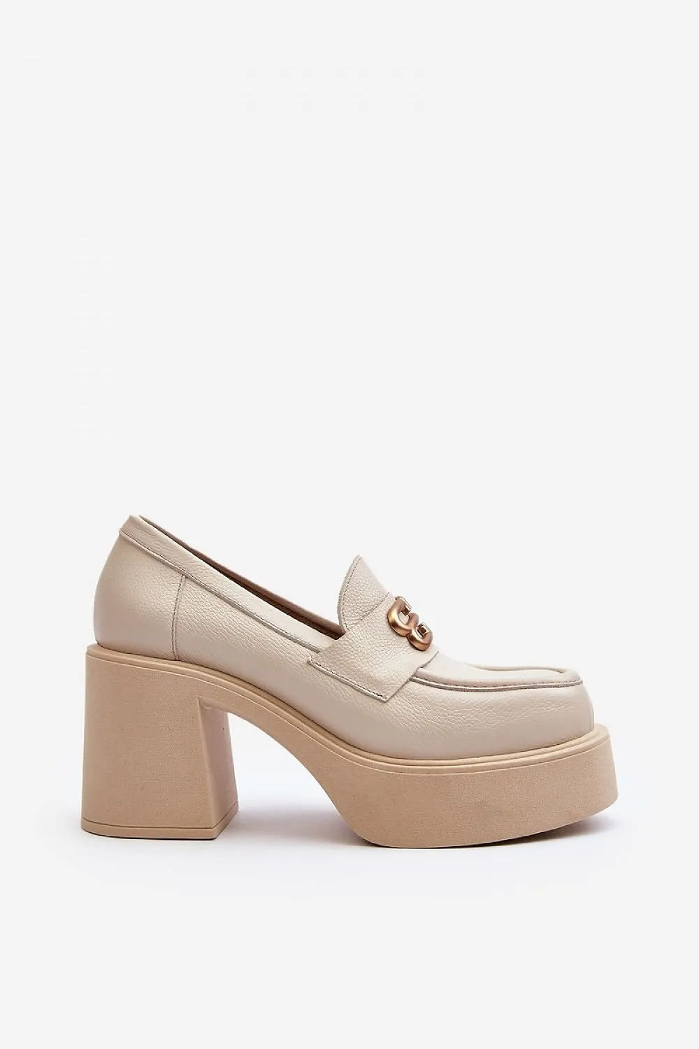 Heeled low shoes