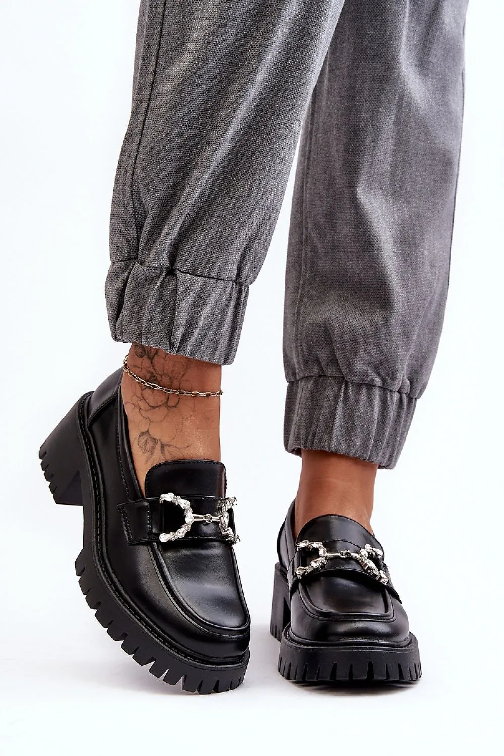 Heeled low shoes