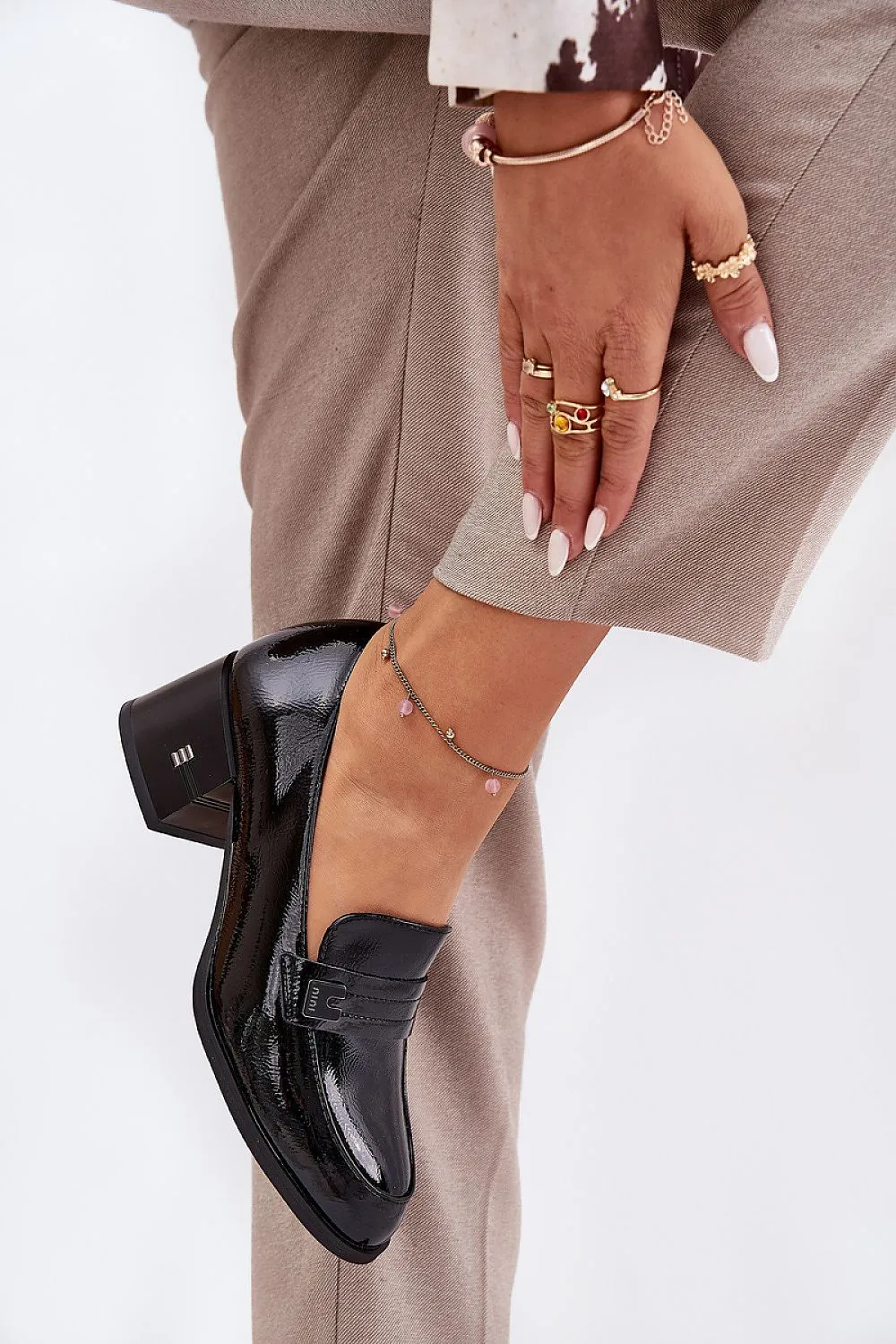Heeled low shoes