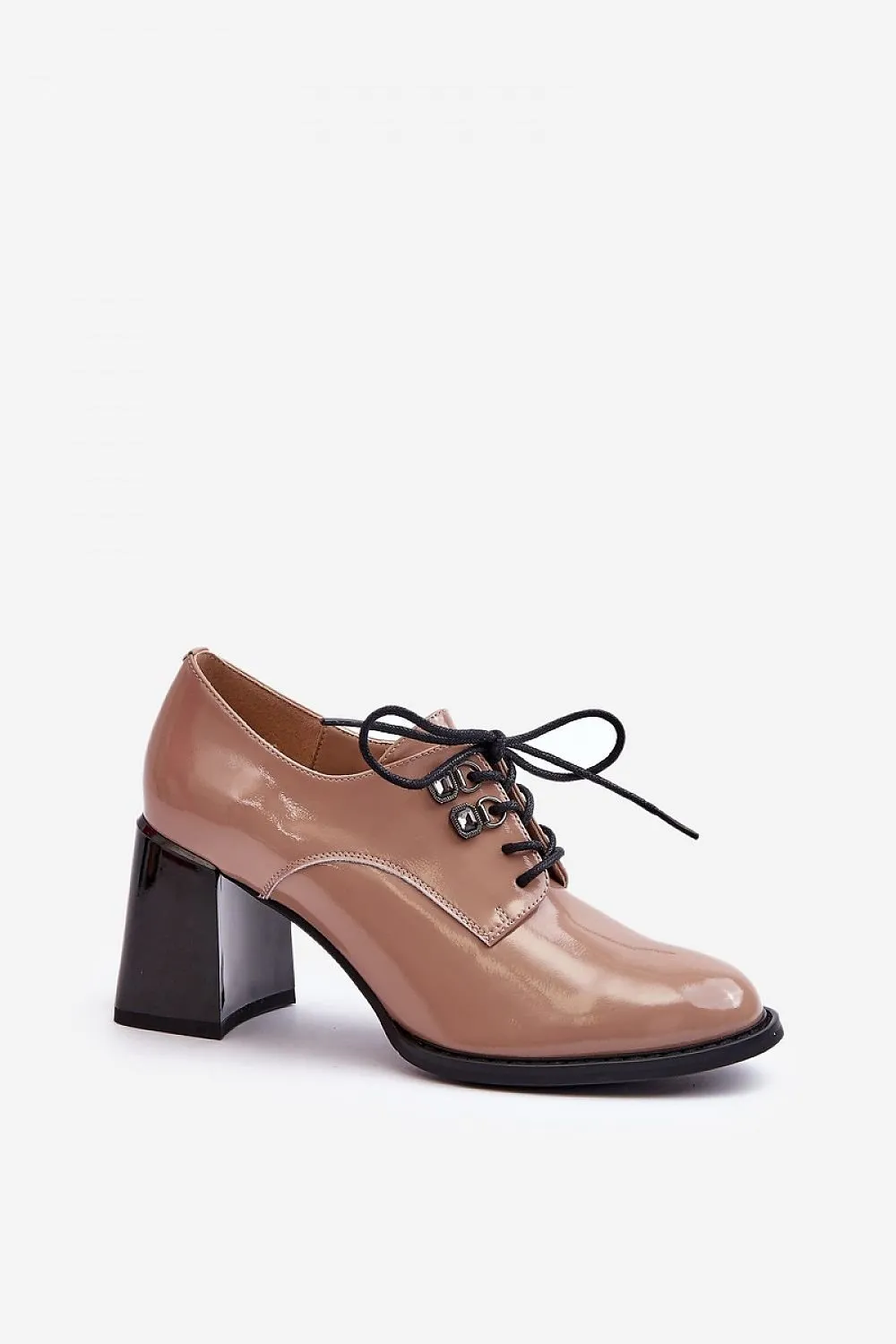 Heeled low shoes