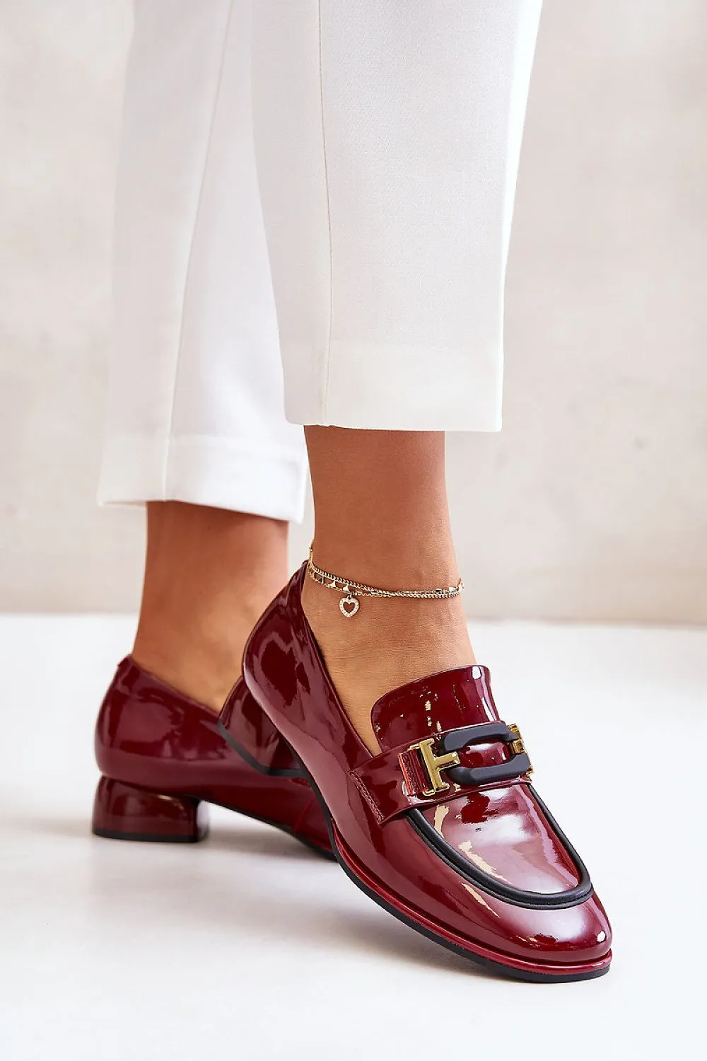 Heeled low shoes