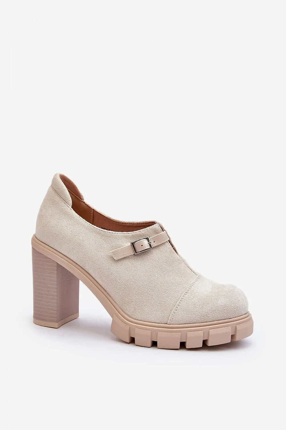 Heeled low shoes