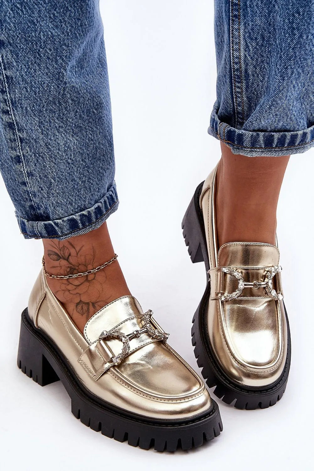 Heeled low shoes