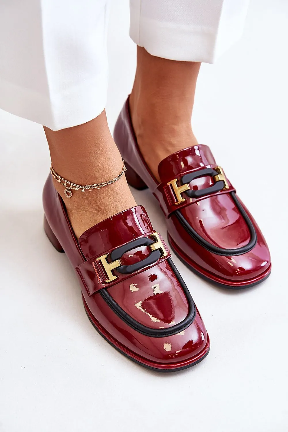 Heeled low shoes