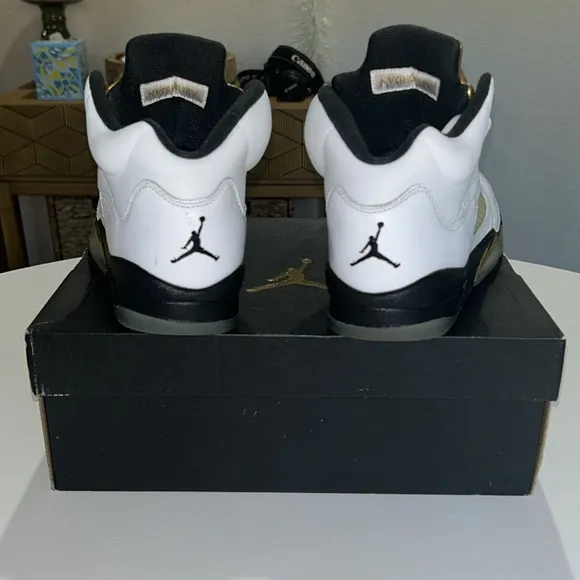 Jordan 5 Retro GS “Olympic (2016)” Youth Size 7Y/ Women’s Size 8.5