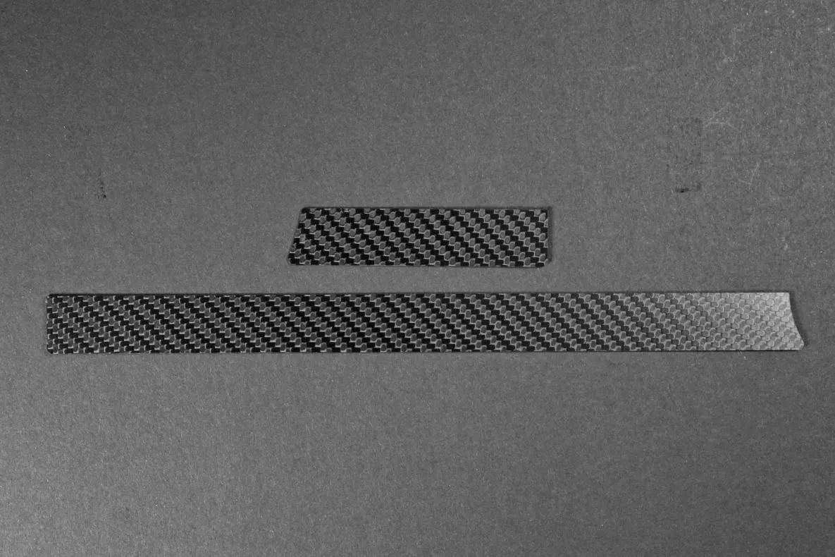 Knee bolster - Carbon fiber trim