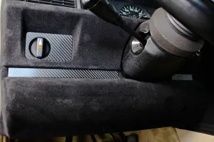 Knee bolster - Carbon fiber trim