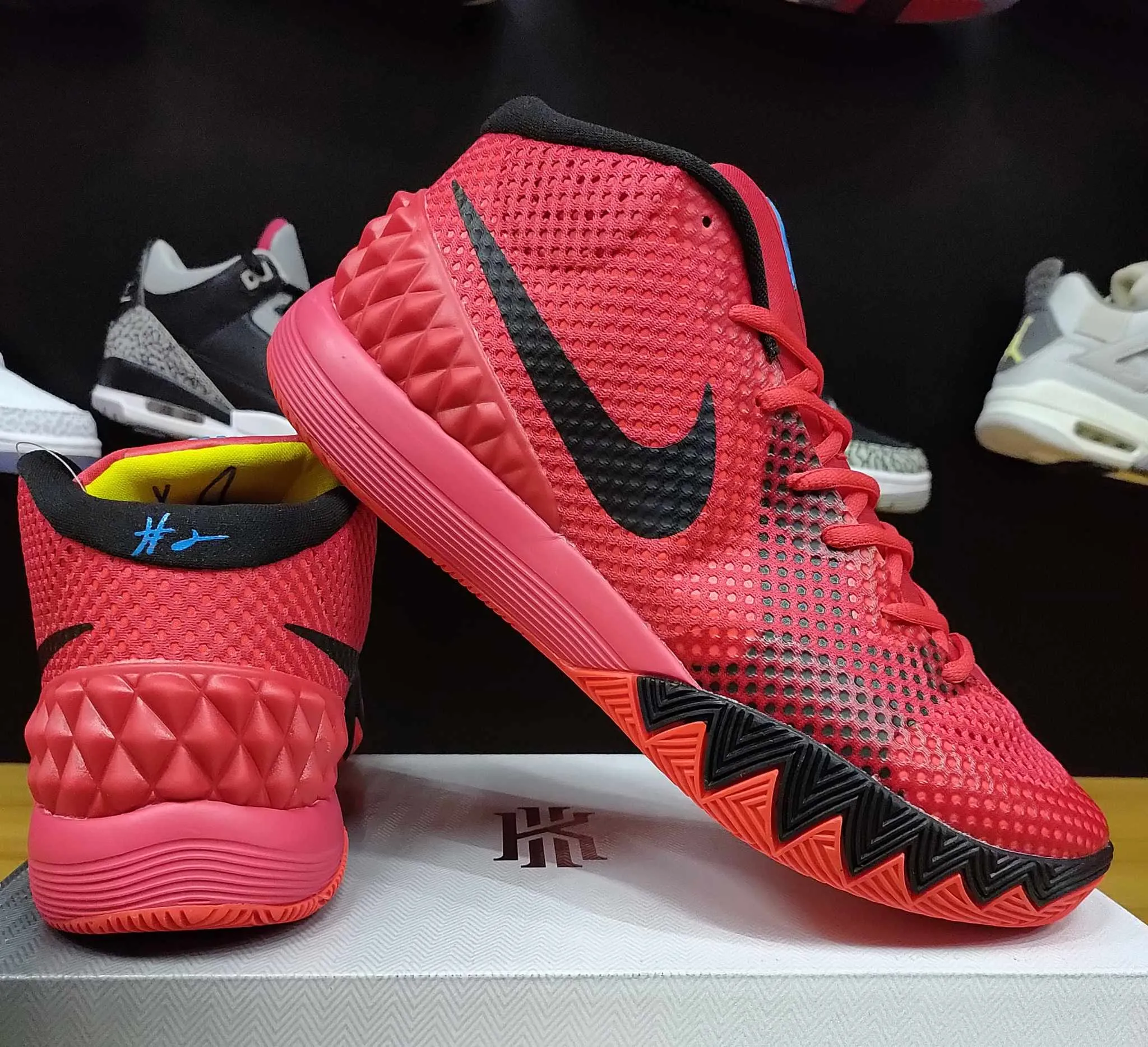 Kyrie1 "Deceptive Red"