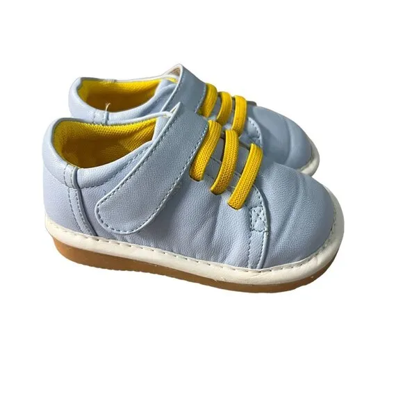 Little Blue Lamb Sz 5 Light Blue Leather Squeaker Shoes