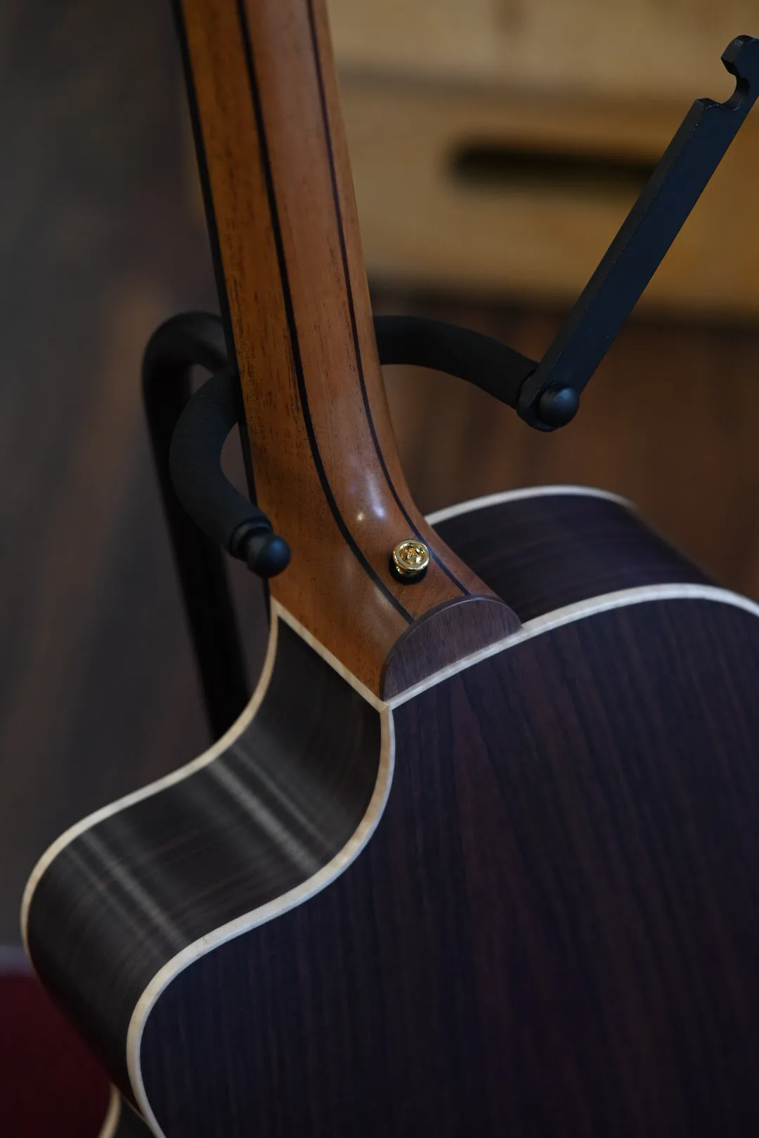 Lowden Stage Edition 32-SE