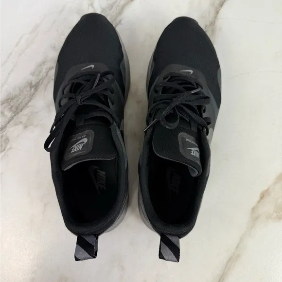 Nike Men's Air Max Tavas Running Shoes Training Sneakers Tennis Shoes, Sz 9.5