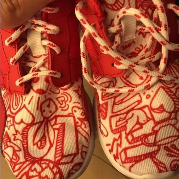 Nike Roche run running toddler shoes size 10.5.