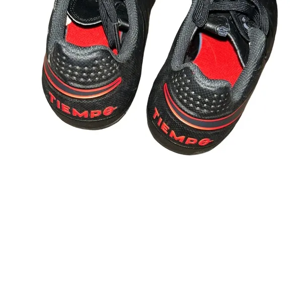 Nike Unisex Kid's Junior Legend 8 Club Fg/Mg black red soccer cleats 2.5y youth