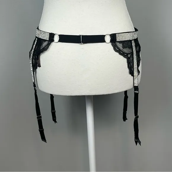 NWT bundle of 2 Victoria’s Secret Very Sexy Shine Strap garter belts, M/L.