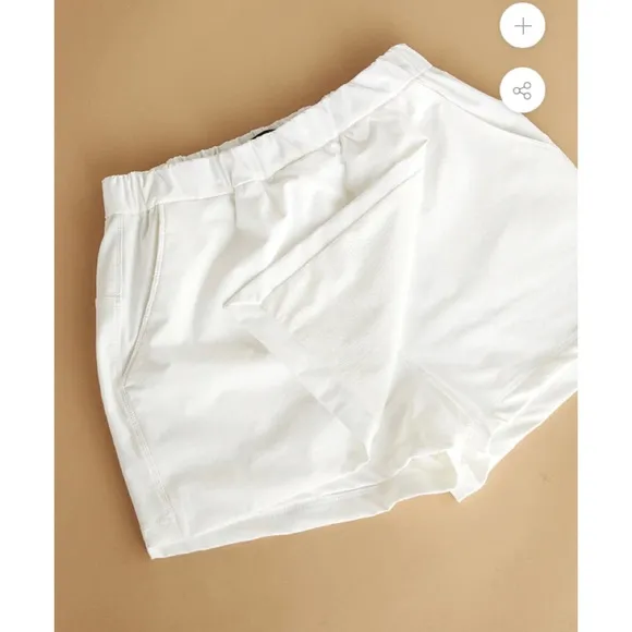 NWT white Carbon38 Skort