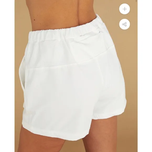 NWT white Carbon38 Skort