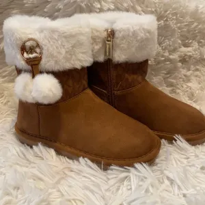 NWT/box Michael Kors children’s size 10 Boots with fir on top
