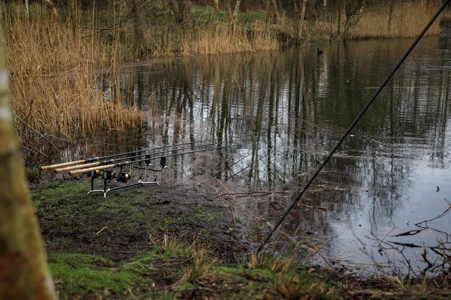Summit Tackle Low Profile Fixed 3 Rod Pod Black Edition