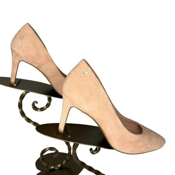 Taryn Rose “Tamara” Soft Beige Silky Beige Pumps Heels 9M