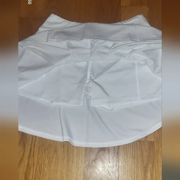 White Flutter Tennis Skirt/Skort Eleven by Venus Williams SZ XS NWT