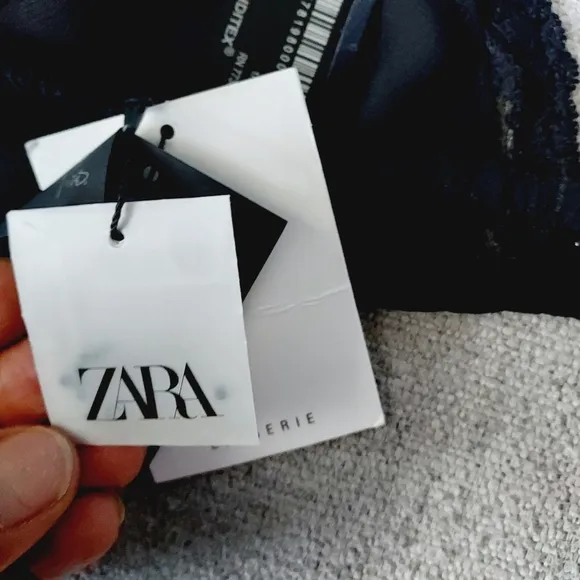 Zara Lace Triangle Beaded Bra Sz-XL