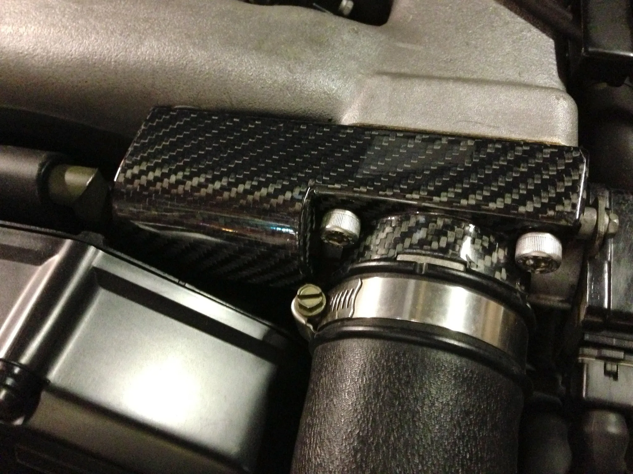 ZThirtyTwo Throttle Body Cover Set Carbon Fiber